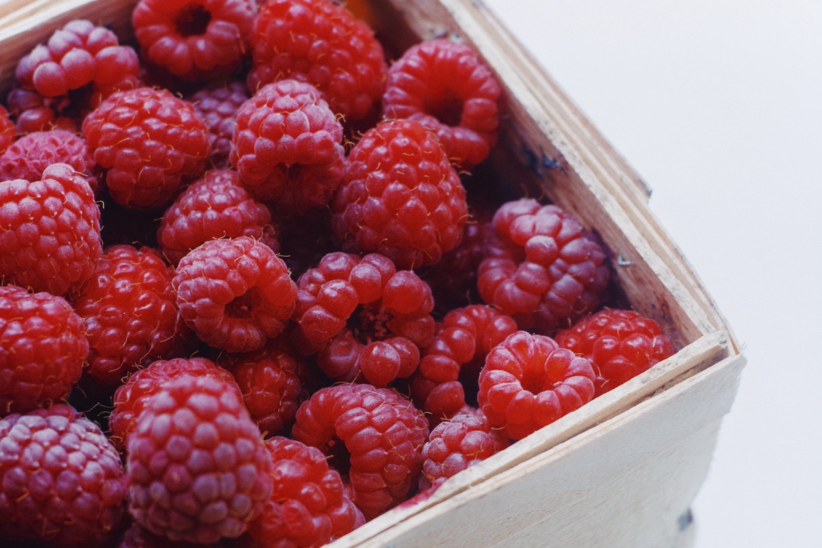 Red Raspberry Seed Oil for Skin, a Superfood with AntiAging Properties