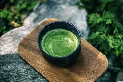 5 Beneficial Compounds Found in Matcha Green Tea