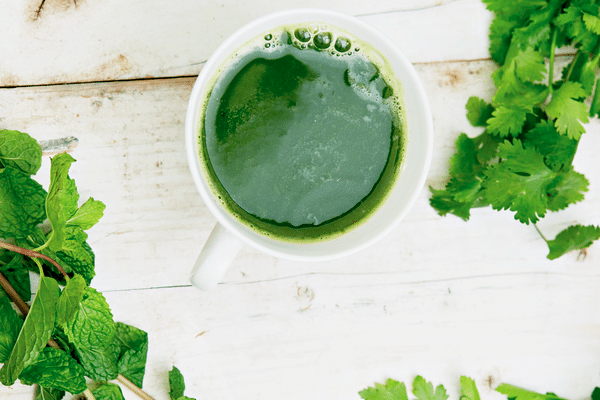 A Skin Beautifying Herbal Green Juice Recipe From Kris Carr