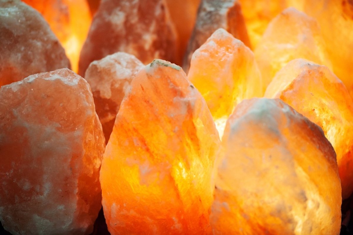 Himalayan Salt Lamp Benefits Real Or Placebo Effect 