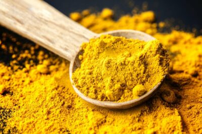 Turmeric: 4 Ways This Golden Root is Great For Your Skin 1