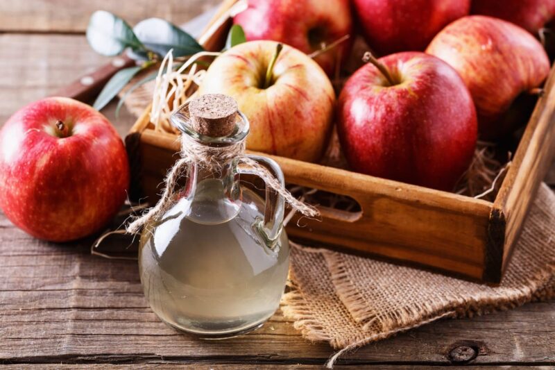 9 Benefits and Ways to Use Apple Cider Vinegar (Both In and Out of the Kitchen)