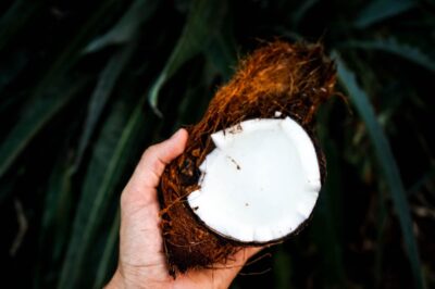 Coconut Oil, the Deeply Hydrating, Super Skin Moisturizer