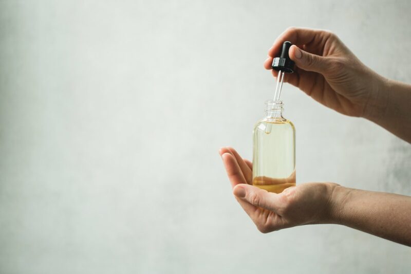 Depending on its ingredients, serum can give you different effects and benefits. 