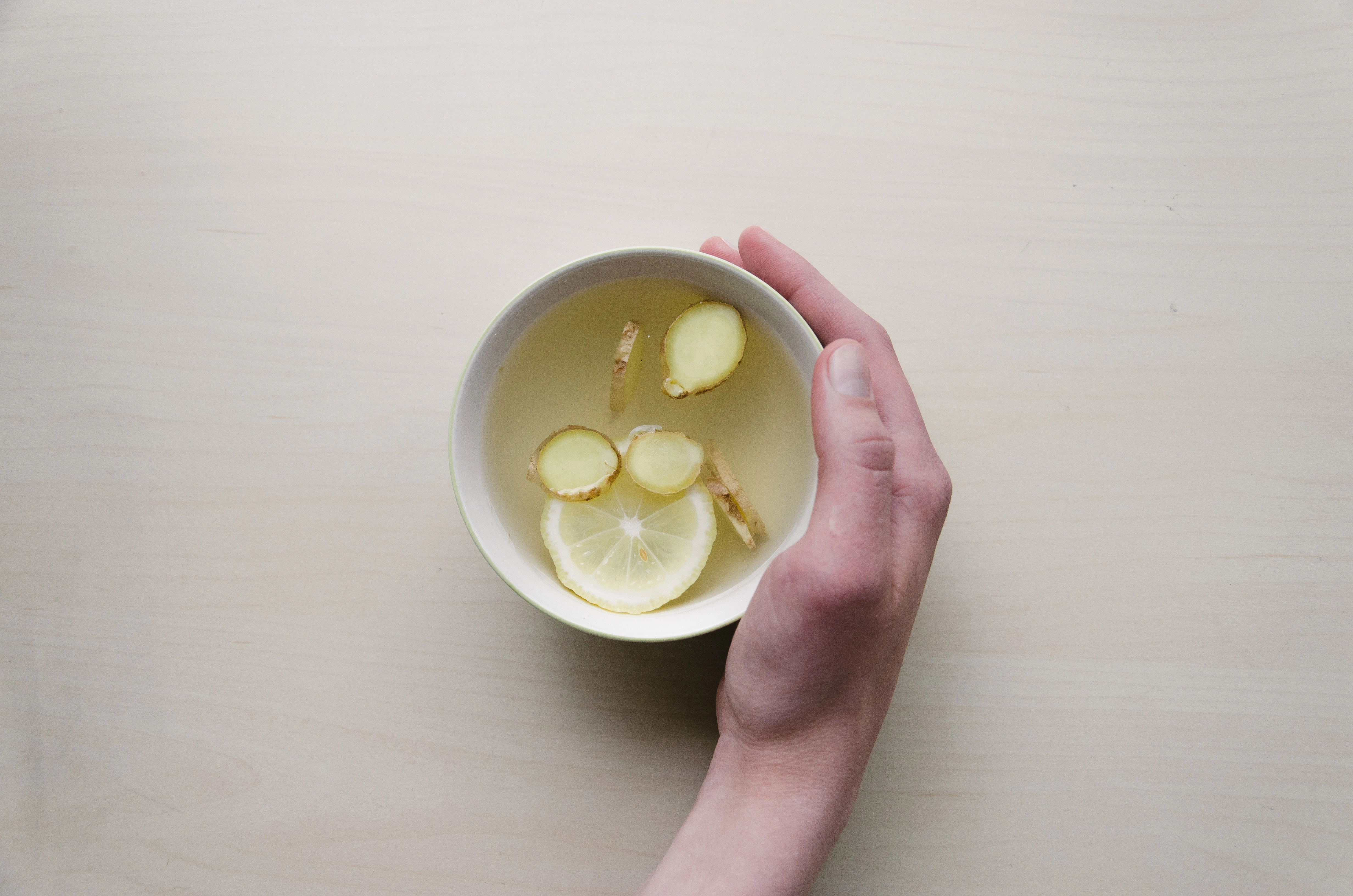 get rid of bloating lemon water