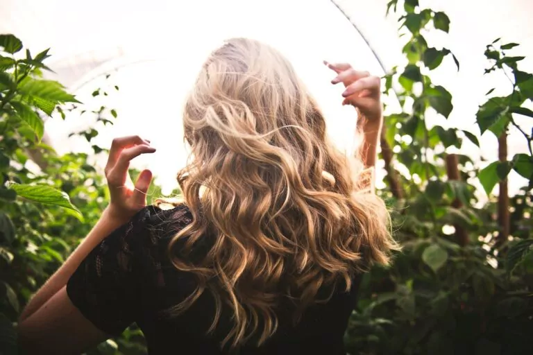 Oil Training Your Hair Why We've Ditched Shampoo for the NoPoo Movement