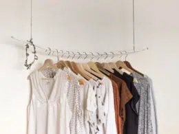 How a (Fashion-Loving) Minimalist Cleans Out Their Closet How a (Fashion-Loving) Minimalist Cleans Out Their Closet