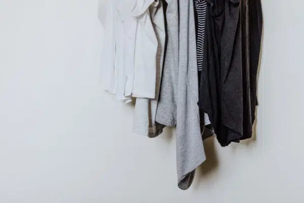 minimalist closet cleaning