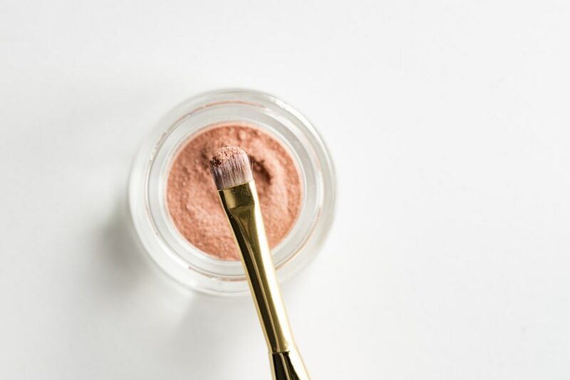 DIY How to Clean Your Makeup Brush