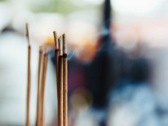 7 Reasons We Love Burning Incense 
