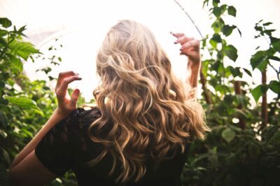 Follow the Moon's Calendar to Enhance Your Hair
